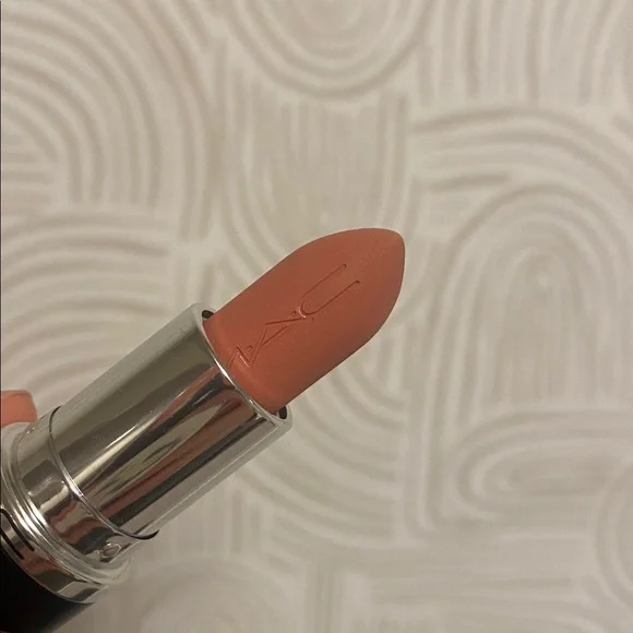 MAC Cosmetics Honeylove Lipstick - Picture 4 of 5